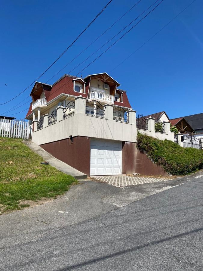 Arany Apartmanhaz Zalagyoengye Zalakaros Exteriér fotografie