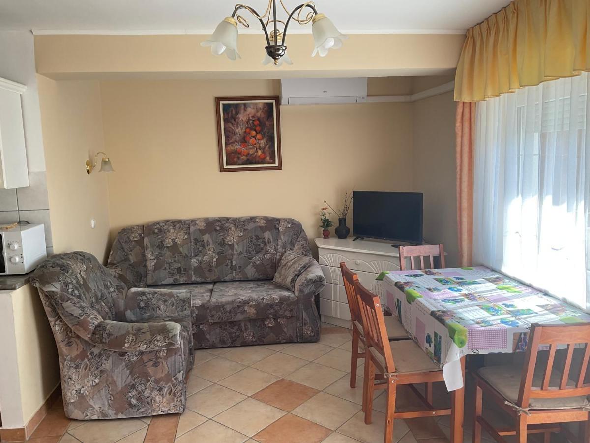 Arany Apartmanhaz Zalagyoengye Zalakaros Exteriér fotografie